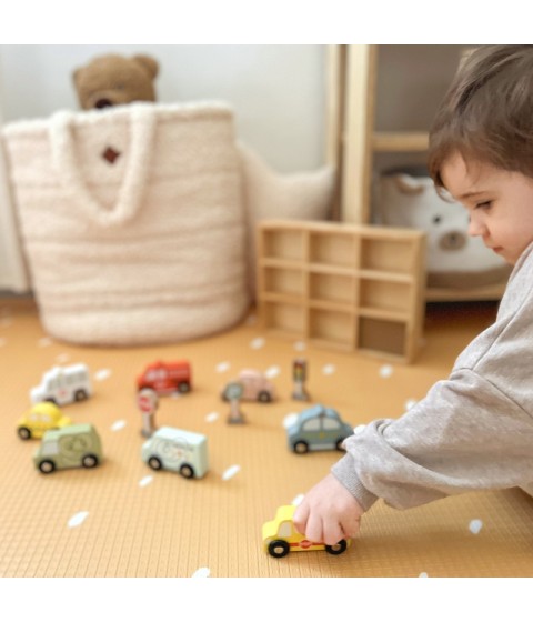 TOOKY TOY medinių transporto priemonių ir kelio ženklų rinkinys dėžutėje