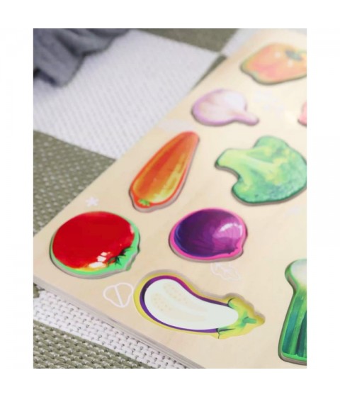 CLASSIC WORLD medinė Montessori daržovių dėlionė