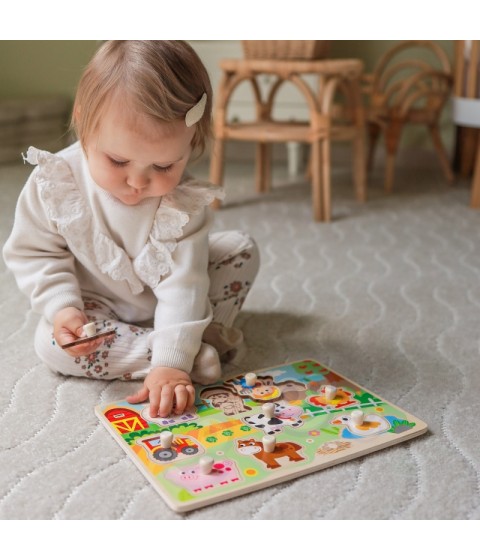 WOOPIE GREEN medinis Montessori dėlionės ūkis su derančiais smeigtukais