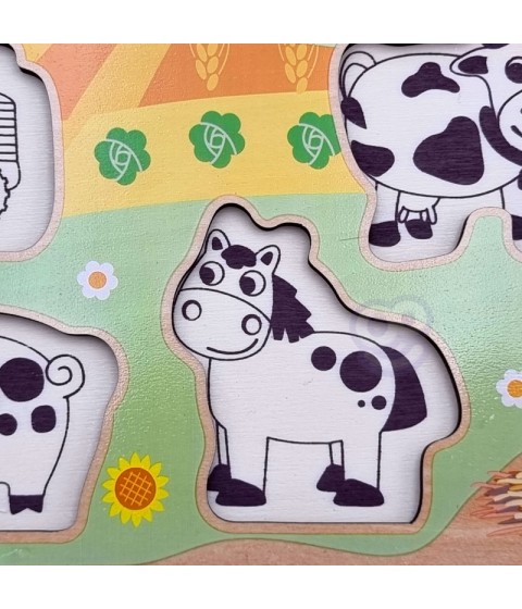 WOOPIE GREEN medinis Montessori dėlionės ūkis su derančiais smeigtukais